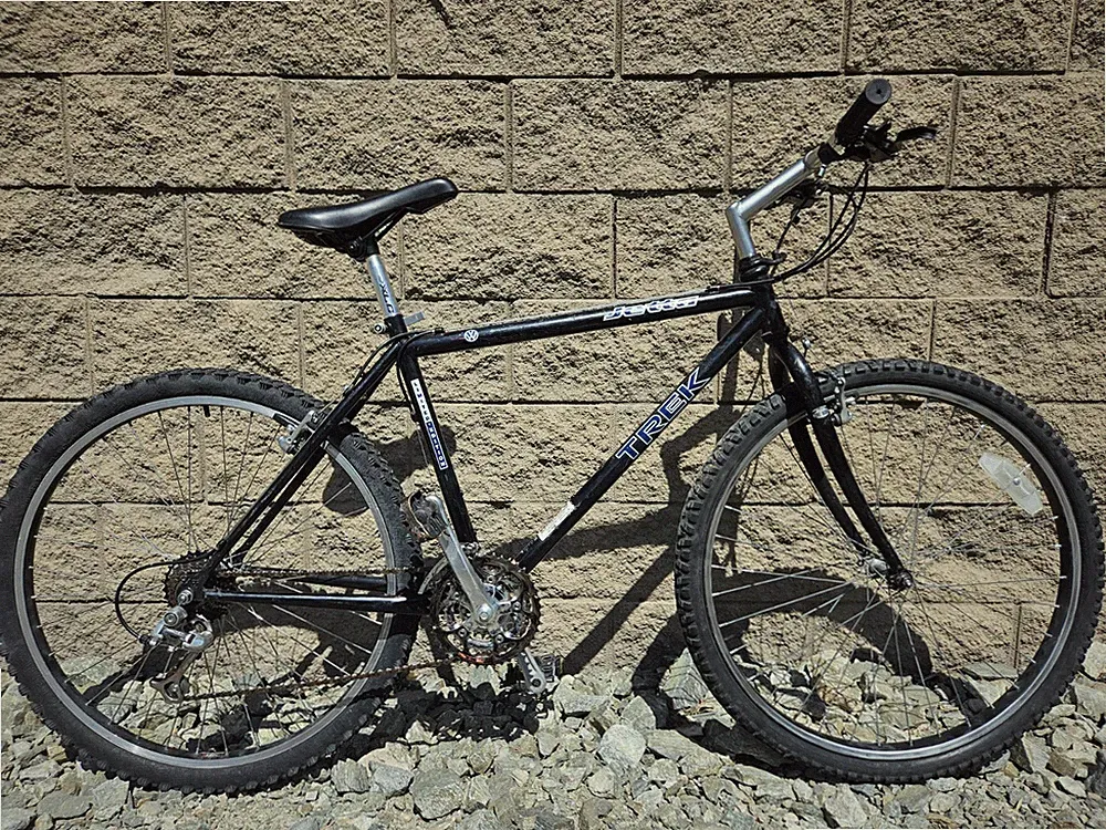 Vintage Trek VW Jetta Limited Edition 21 Speed Hybrid MTB Bike Medium Frame